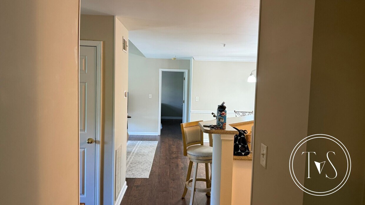 Foto principal - RATE DROP ALERT (was $2300/month) and SUMM...