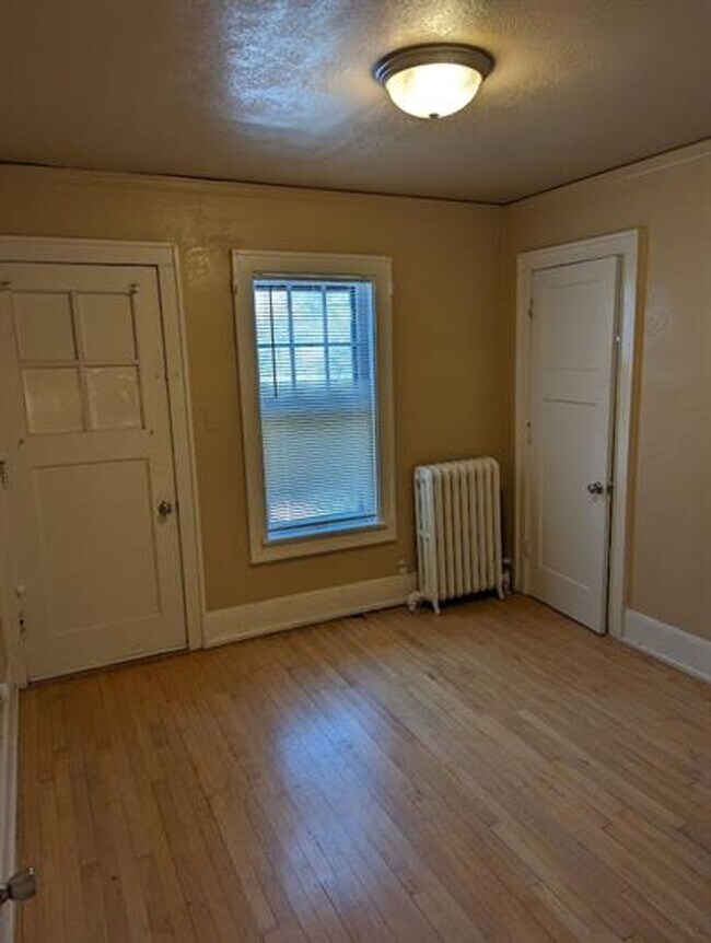 Foto del edificio - 3035 N Stowell Ave