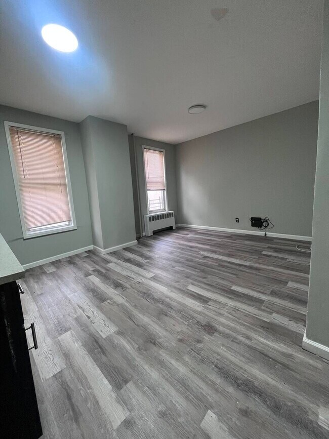 Foto del edificio - 3645 Olinville Ave