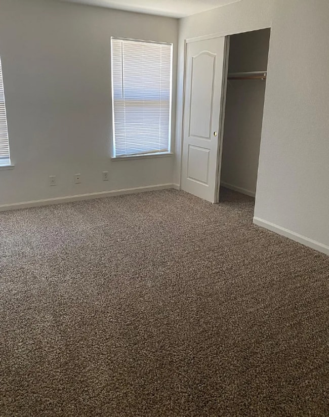 Building Photo - 4 Bedroom, 3 Bath North West Reno Area Home!