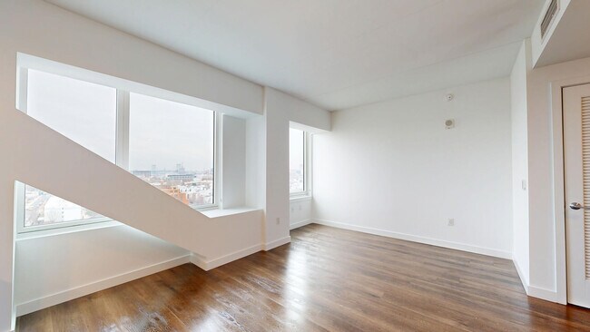 Interior Photo - Broadridge