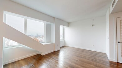 Interior Photo - Broadridge