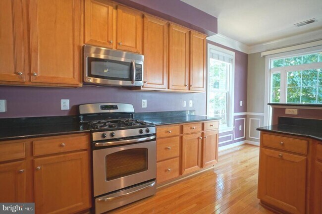 Foto del edificio - 2515 Einstein St