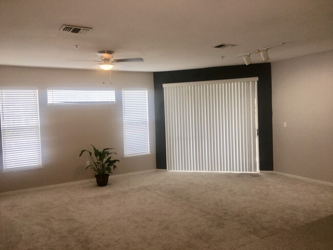 Foto del edificio - 5517 Legacy Crescent Pl
