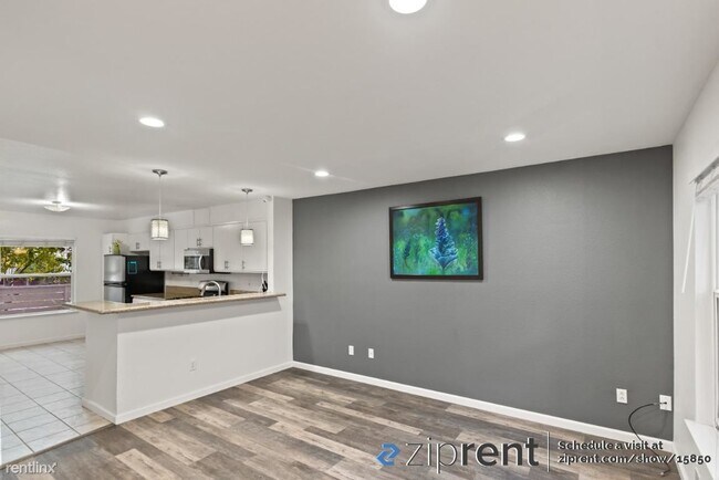 Building Photo - 3 br, 2.5 bath Townhome - 2073 East San An...