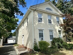 Building Photo - 649 Main St