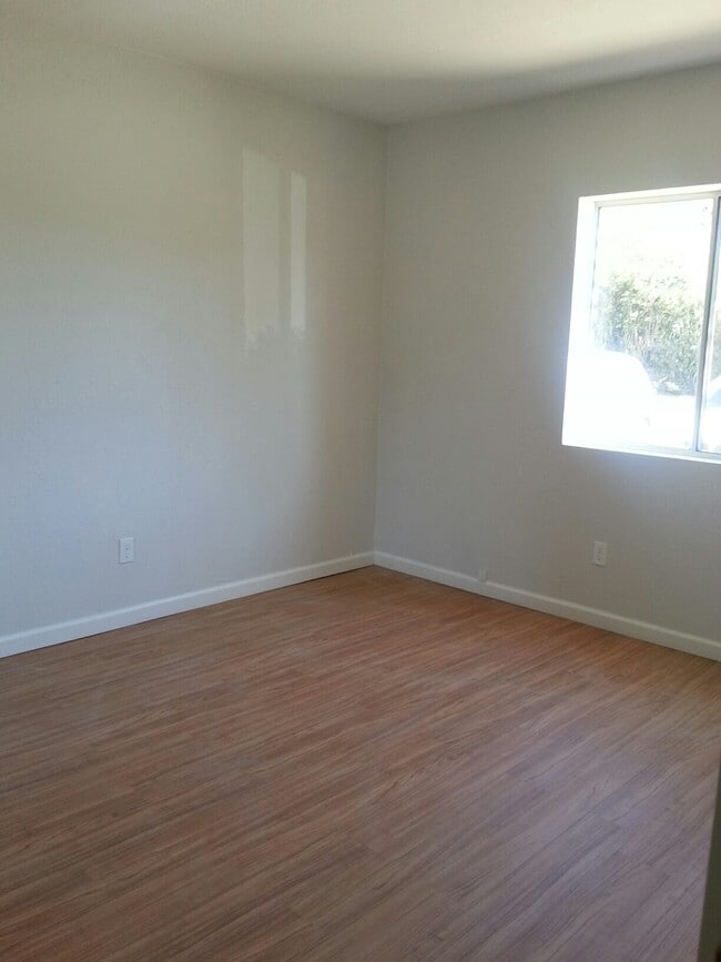 Front Bd - 3646 E Blacklidge Dr