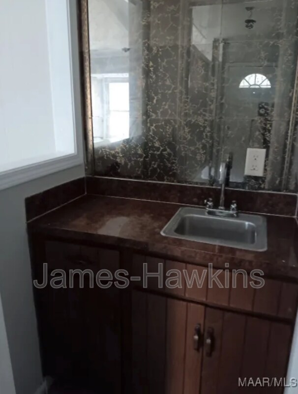 Foto del edificio - 713 Amity Ln