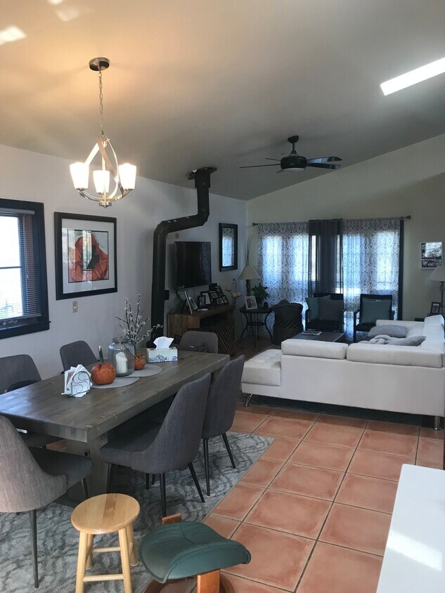 Foto principal - 2356 Santa Barbara Dr.