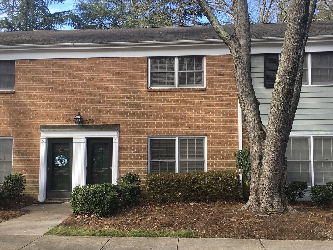 Primary Photo - 621 Gunston Ct
