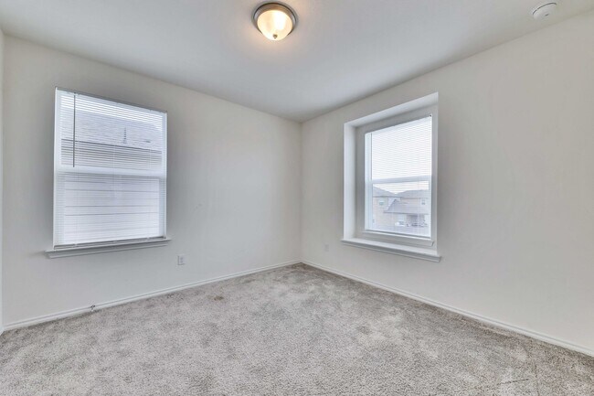 Foto del edificio - 308 Lemon Light Ln