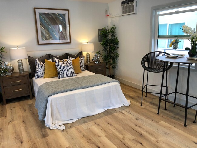 Building Photo - Beautiful Studio Apartment in Belmont Shor...