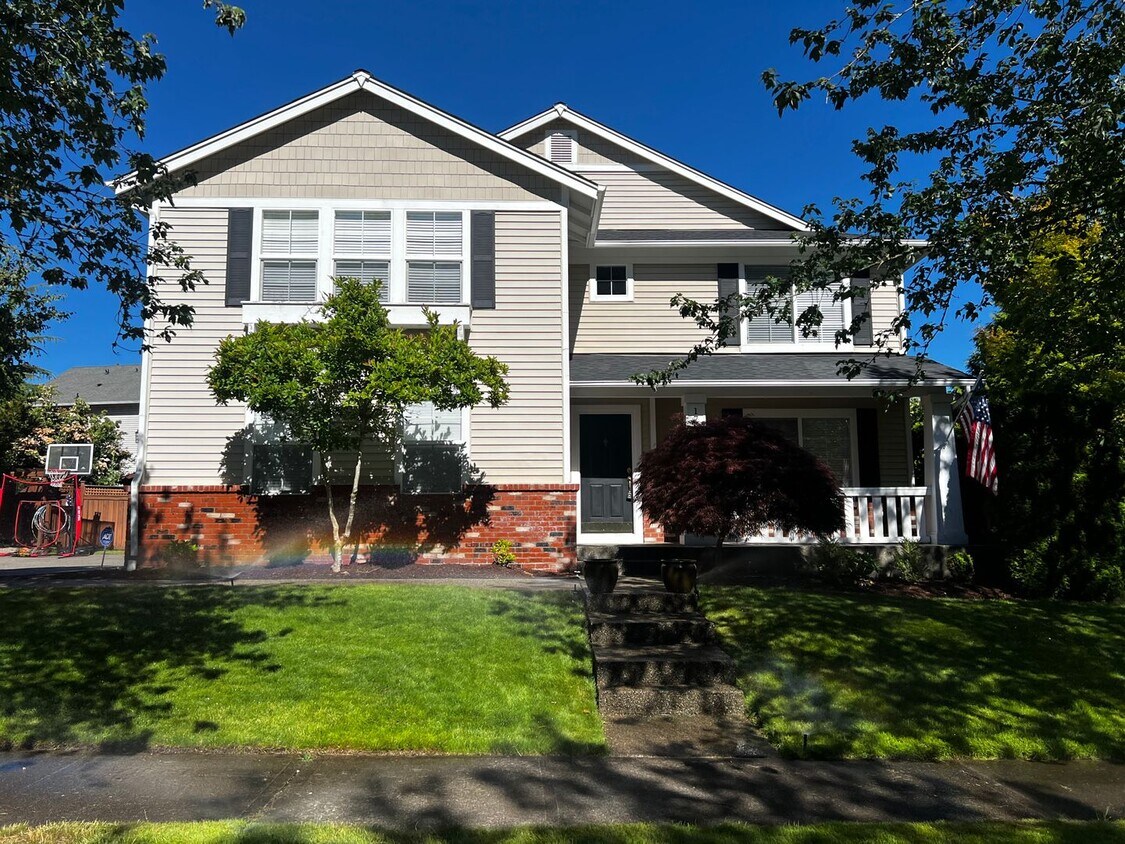 Primary Photo - Dupont 4 bedroom plus loft home