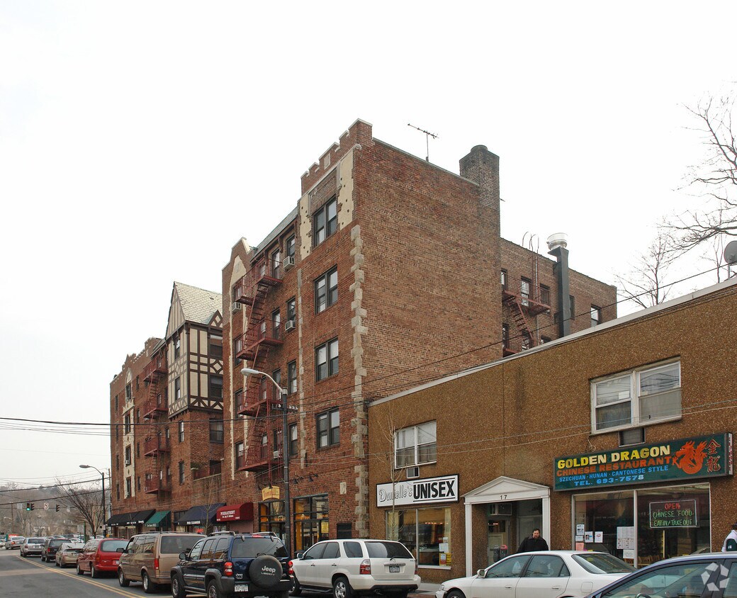 Building Photo - Dobbs Ferry Manor