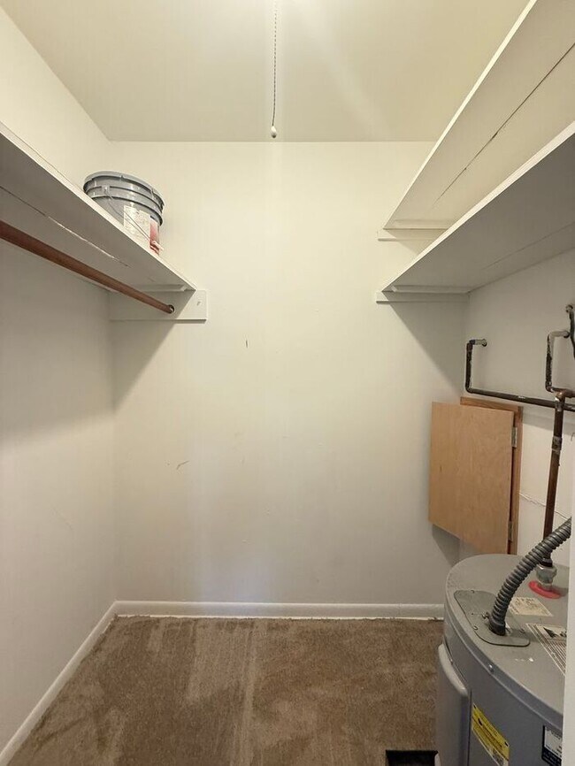 Foto del edificio - Remodeled 1 Bedroom Apartment!!! Walk to t...