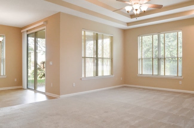 Foto del edificio - Exceptional Four Bedroom Home Located In Victoria Lakes!