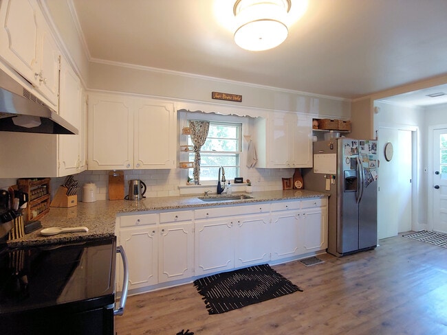 Foto del edificio - 4727 Long Leaf Hills Dr