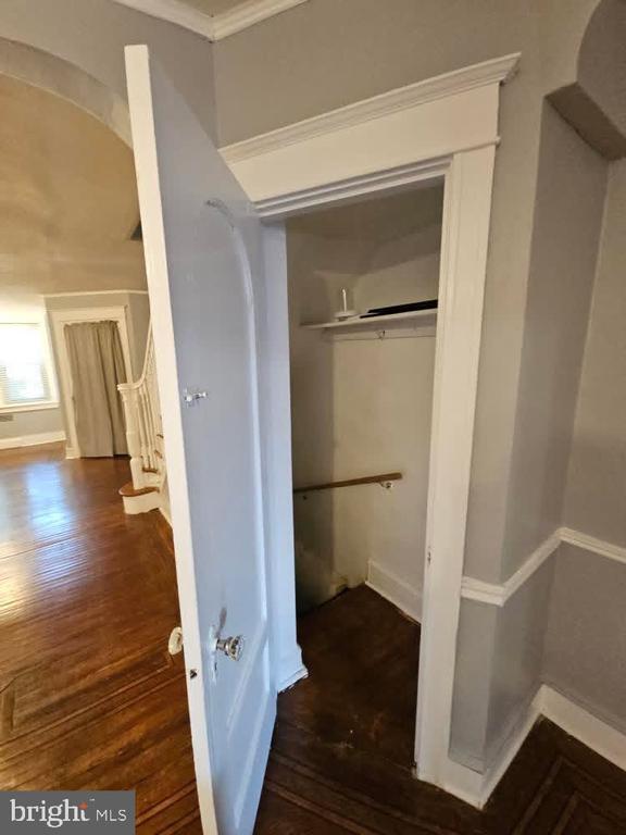 Foto del edificio - 5736 Woodcrest Ave