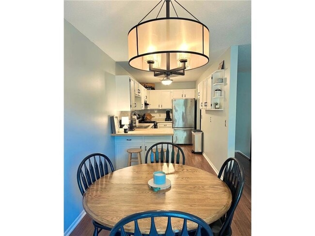 Building Photo - 7592 Zinnia Way N