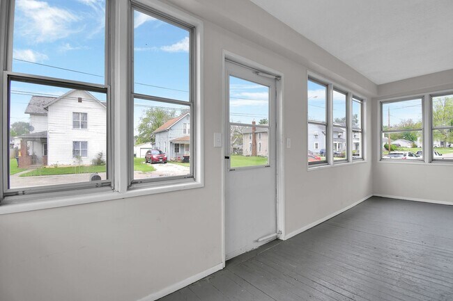 Foto del edificio - Large Single Family Rental - Available Now