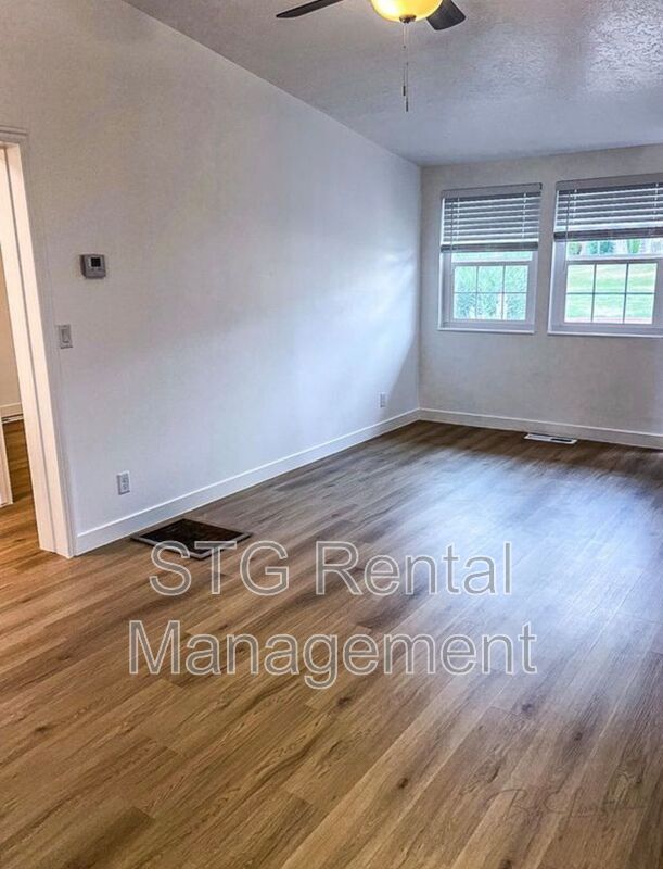 Building Photo - 600 N 2450 E