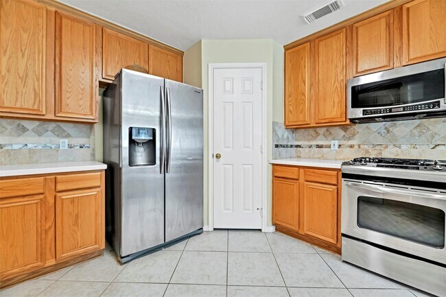 Building Photo - 1802 Whispering Forest Dr