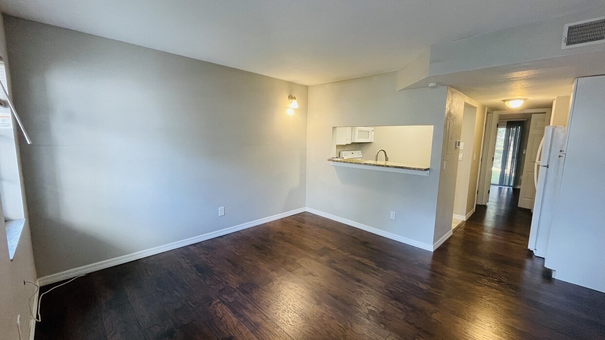 Photo - 7113 E Bank Dr (Tampa, FL)