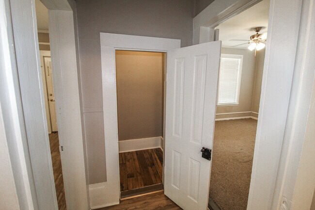 Building Photo - 20 Bulloch St