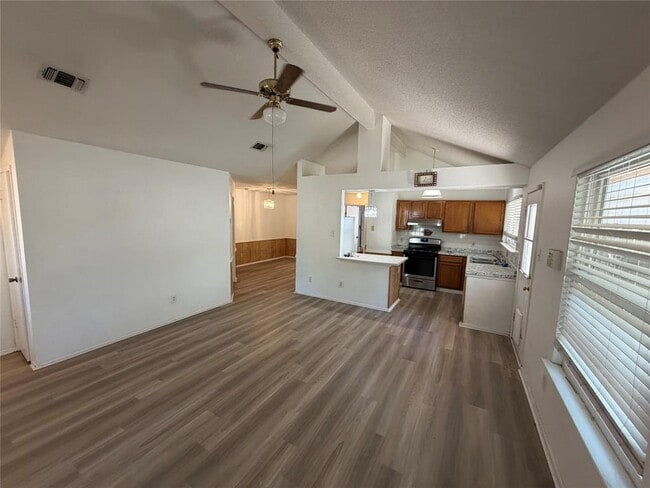 Building Photo - 16821 Whitebrush Loop