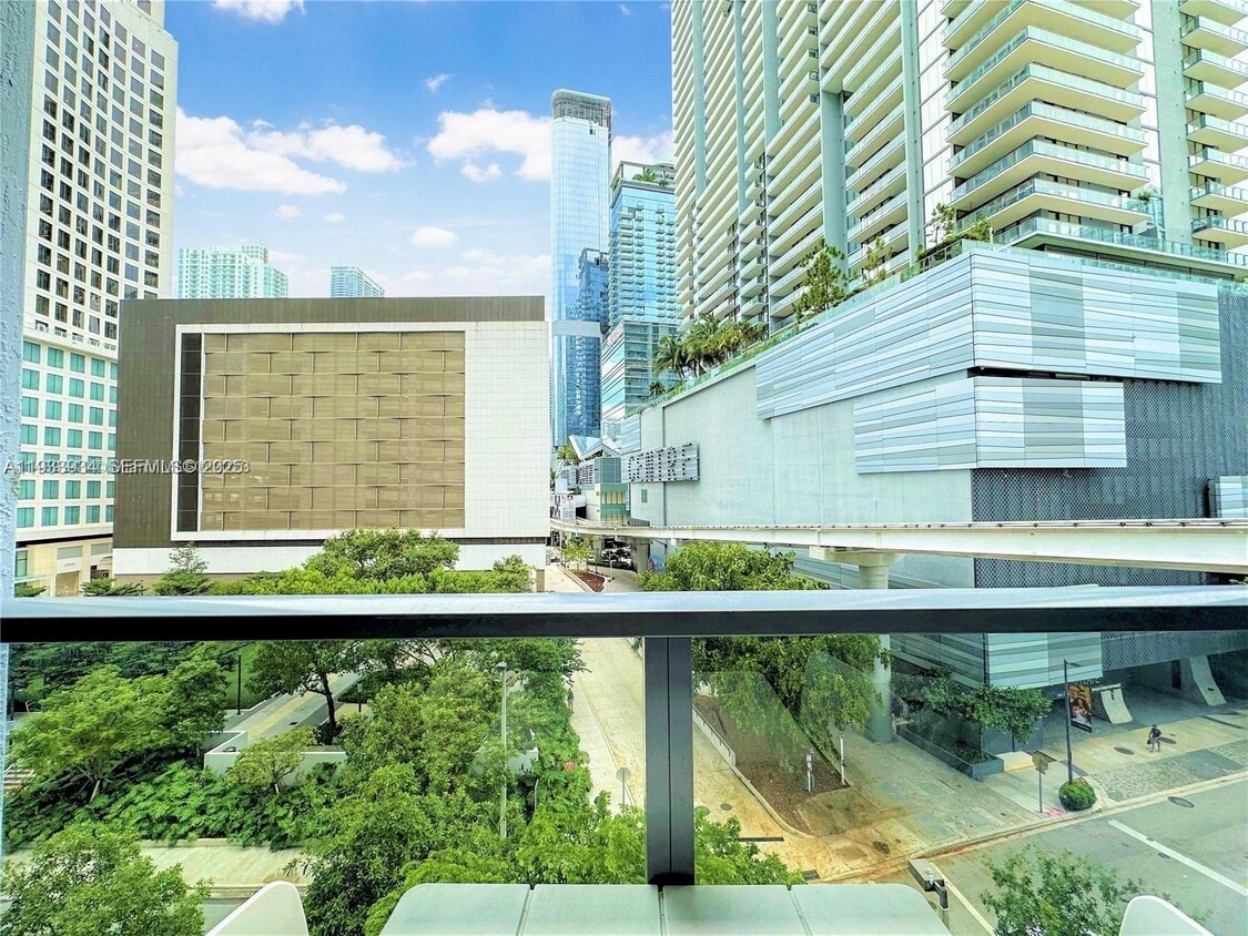 Foto del edificio - 31 SE 6th St