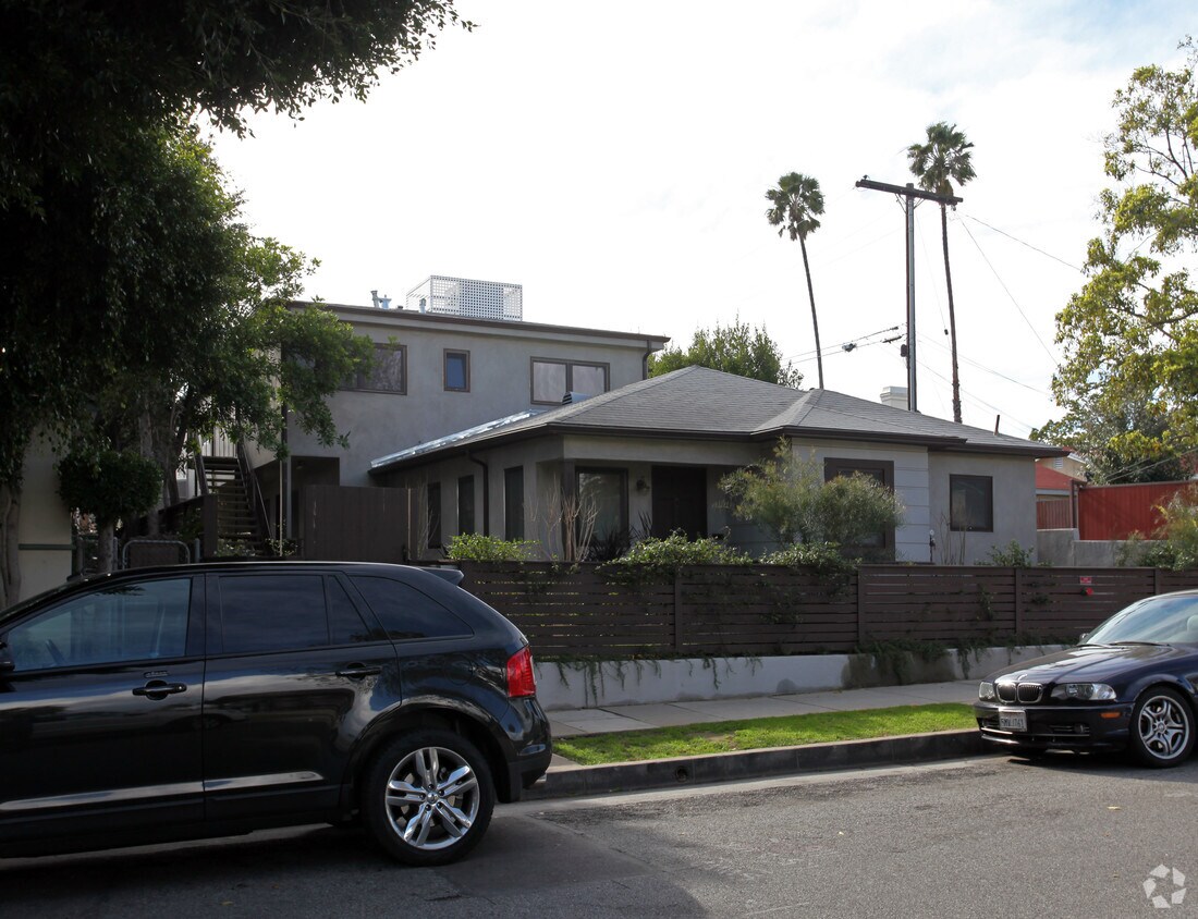 Building Photo - 1116 Chelsea Dr