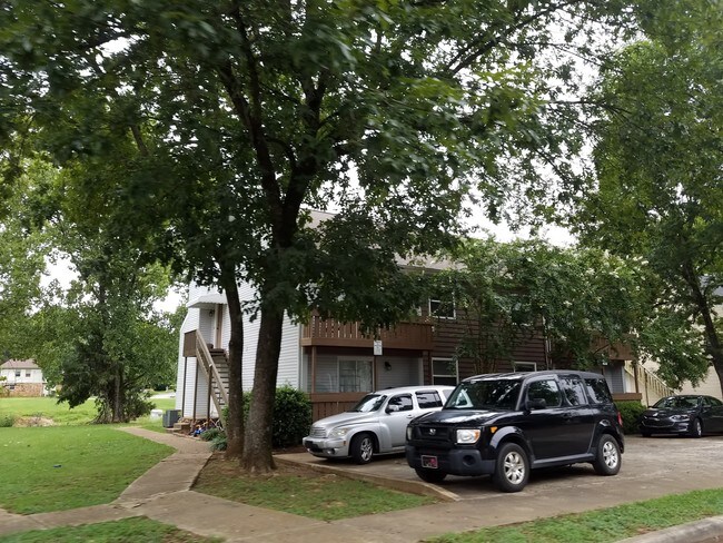 Foto del edificio - 9016 Mahogany Row SE