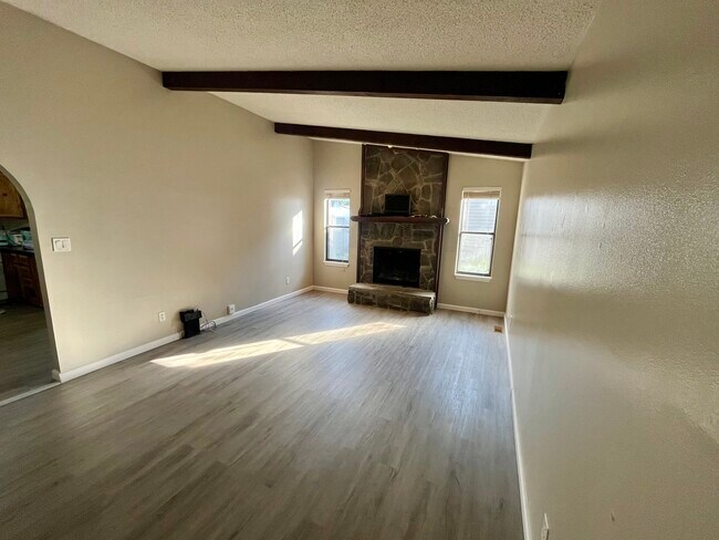 Foto del edificio - 1604 Dawnbreak Ct