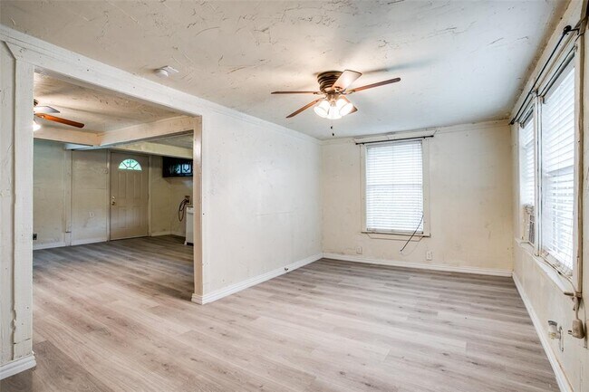 Building Photo - 812 Odell St