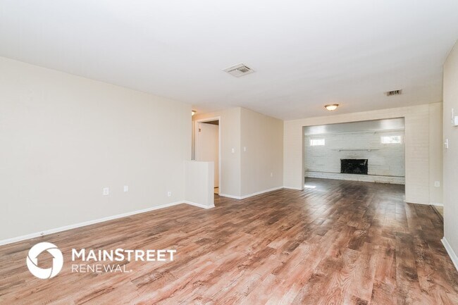 Foto del edificio - 1050 Normandy Blvd