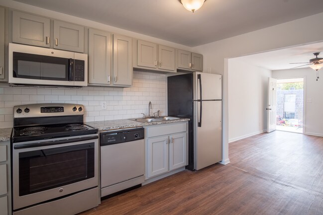 Building Photo - 829 30th St S