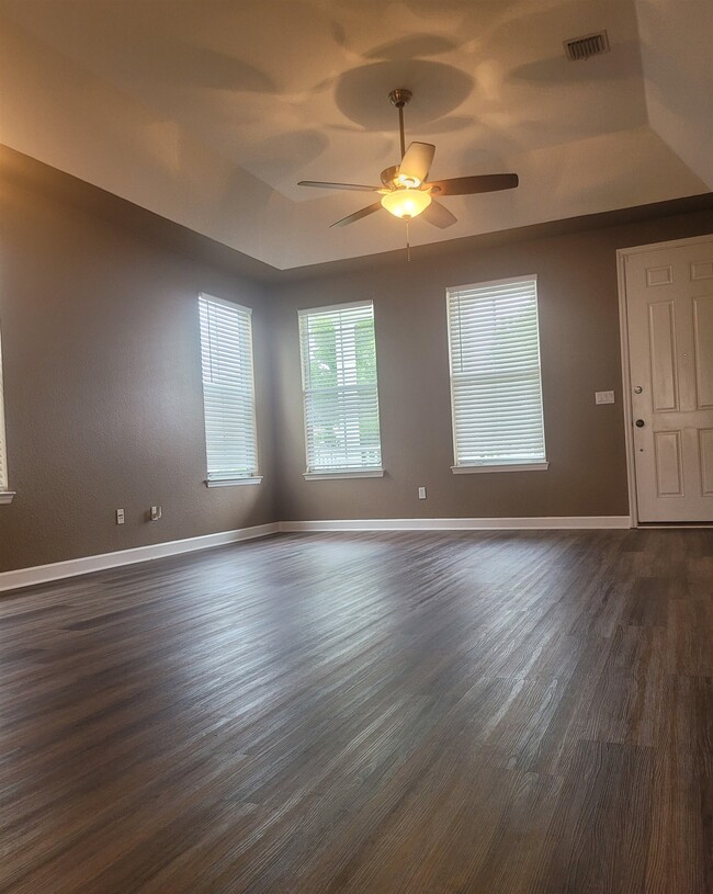 Foto del edificio - 4105 Raleigh Way