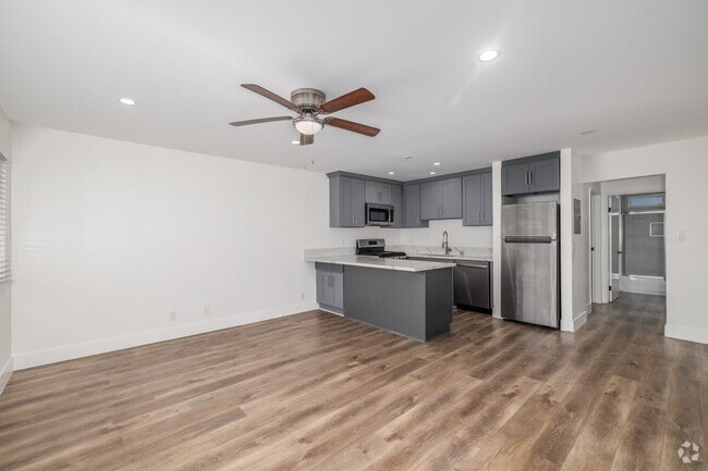 Interior Photo - 14628 Delano