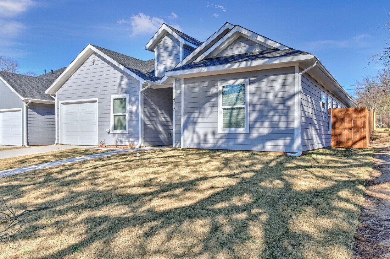 923 W Collins St, Denison, TX 75020 House Rental in Denison, TX