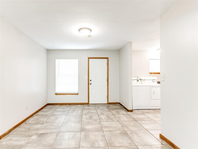 Foto del edificio - 1804 Melrose Dr