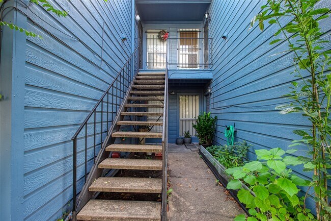 Building Photo - 10001 Westpark Dr