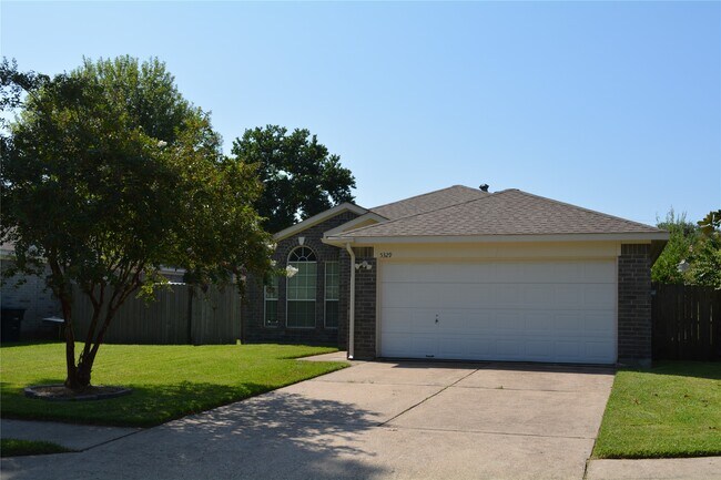 Foto del edificio - 5329 Tallowpine Terrace