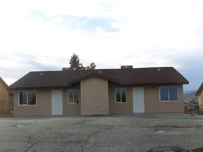 Foto del edificio - 7135 Murray Ln
