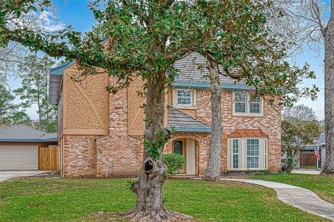 Building Photo - 610 Magic Oaks Dr