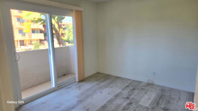 Building Photo - 140 N Berendo St