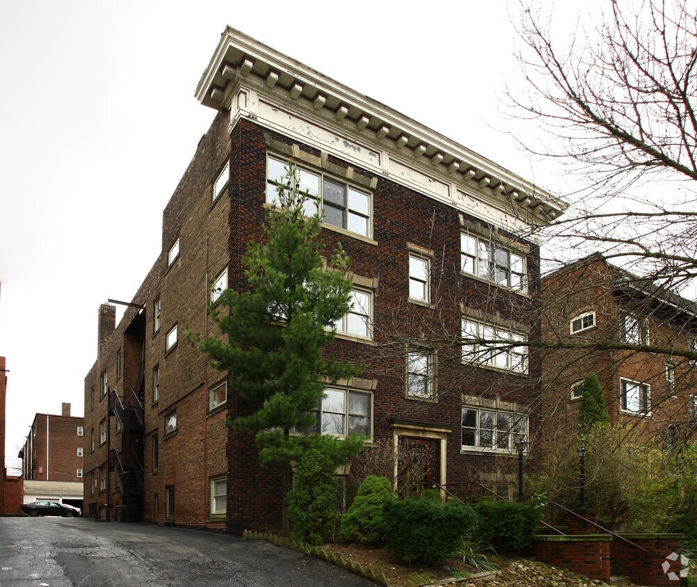 Primary Photo - 2504 Derbyshire Rd