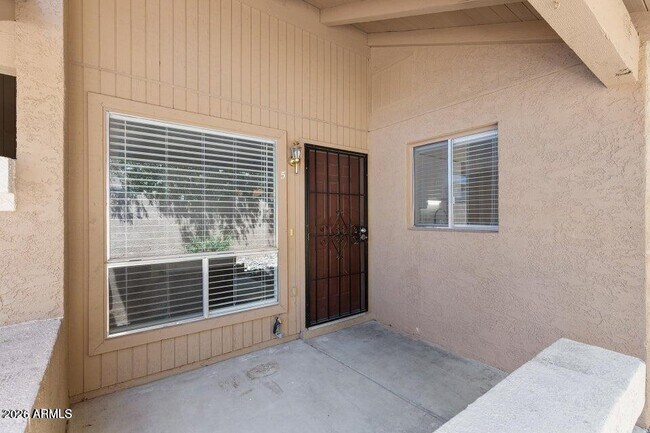 Foto del edificio - 330 W Tonopah Dr
