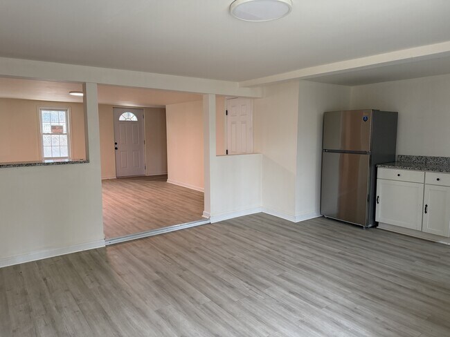 Foto del edificio - 113 E Addition St