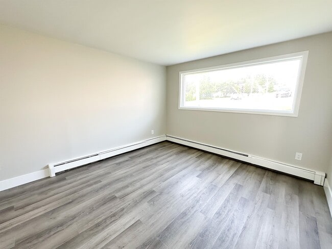 Building Photo - 673 Greystone Terrace