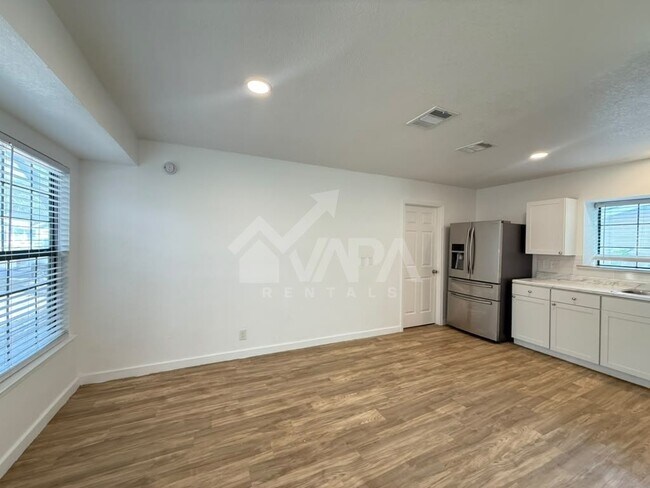Building Photo - 10038 Raven Field Dr